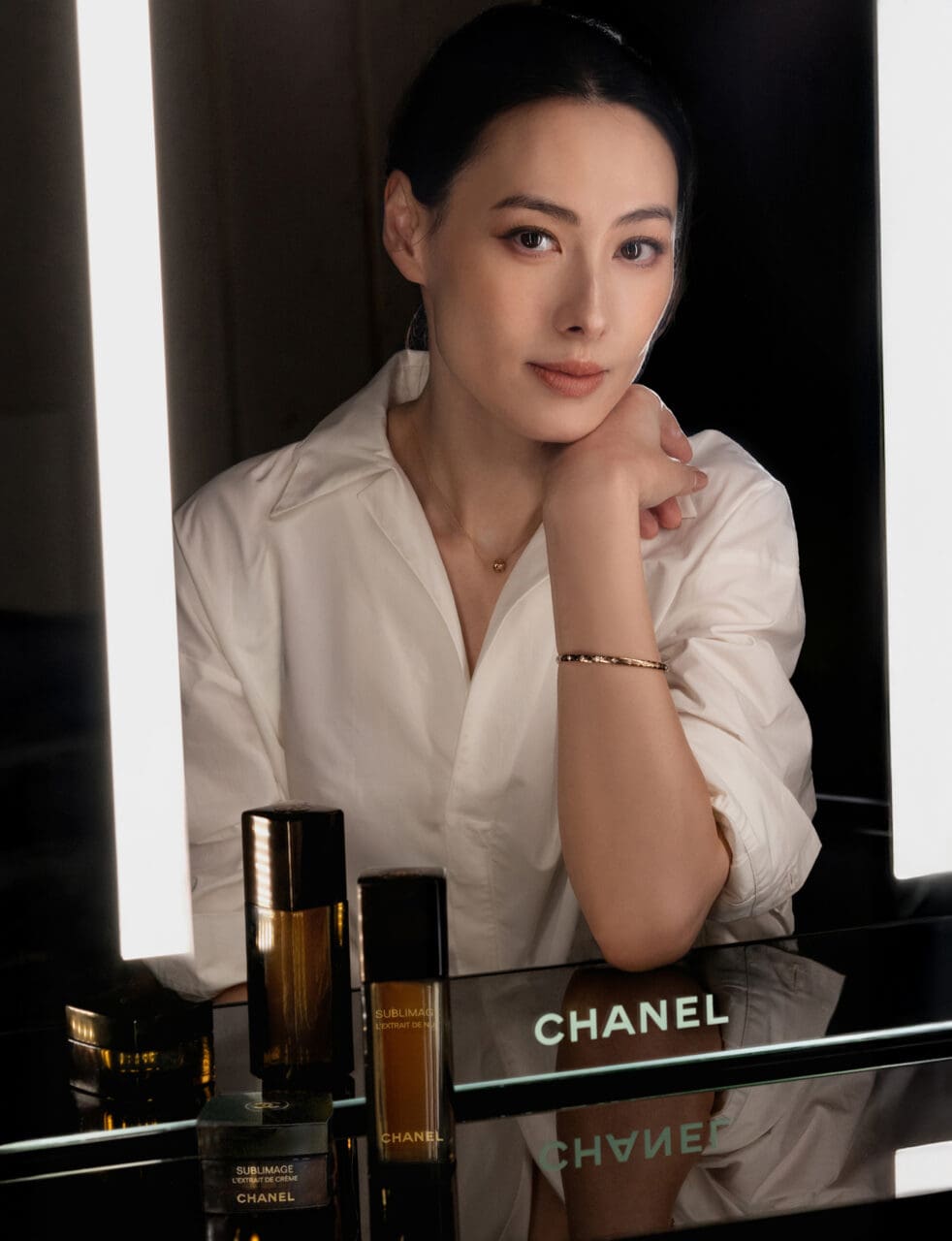「平衡規律」是極致的優雅:梁洛施Isabella與CHANEL SUBLIMAGE全效再生護膚系列的身心靈哲學