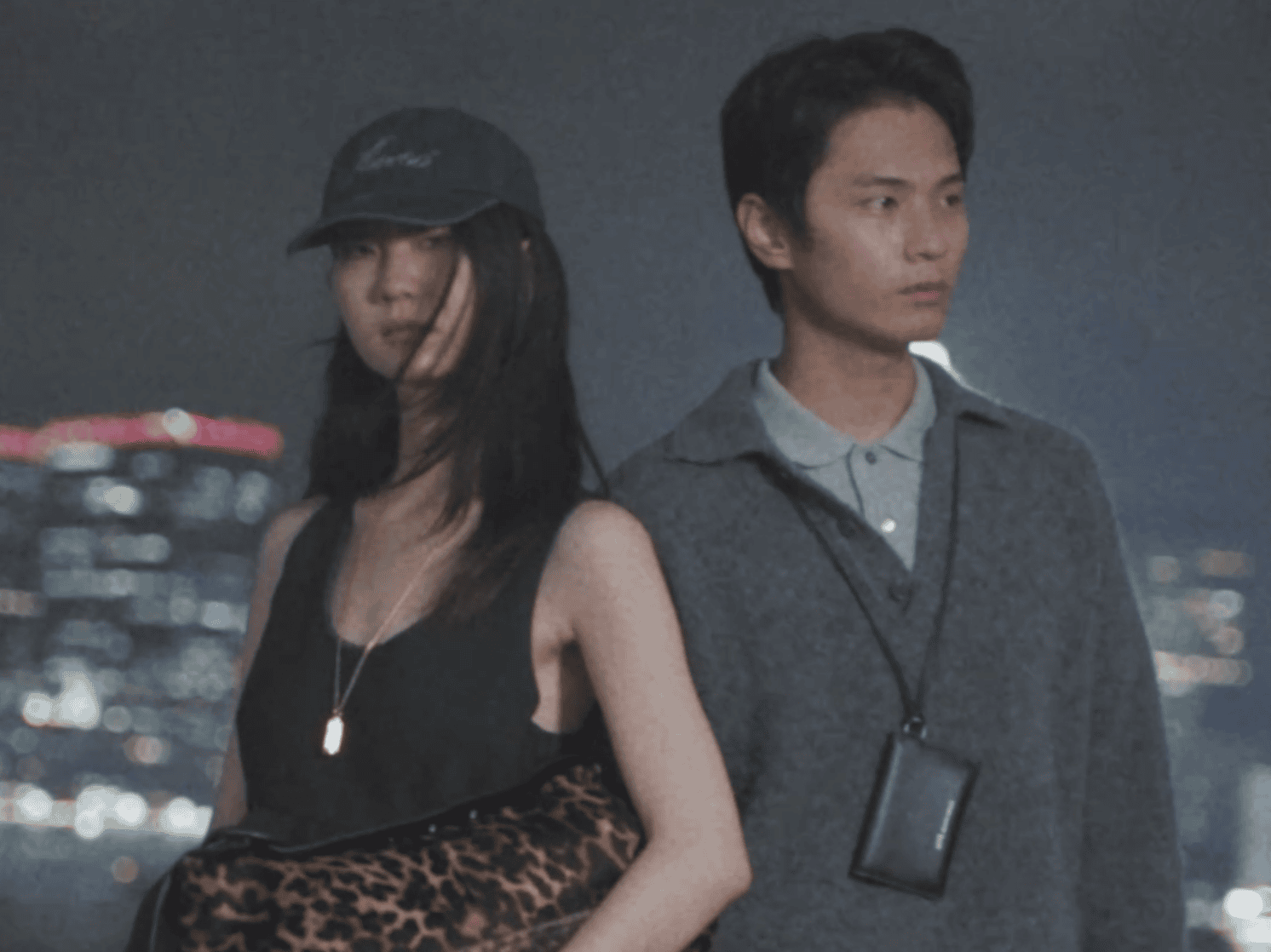Ami Paris 以不經意的細節演繹日常時尚，由核心理念展示剛剛好的平衡