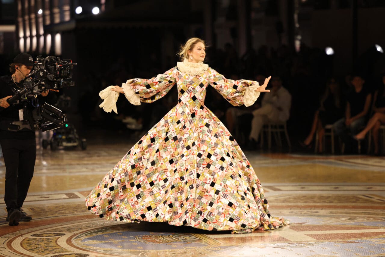 Vogue World 2026：Milano 完美落幕！5 大主題、完整節目內容一次看，意大利工藝、時裝與科技亮點全公開