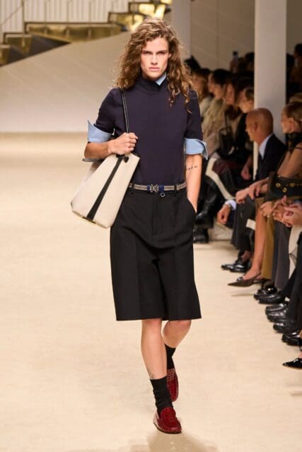 當私人記憶成為意大利態度:Matteo Tamburini 以皮革與流動輪廓重塑 Tod’s 2027 春夏系列|Spring / Summer 2027