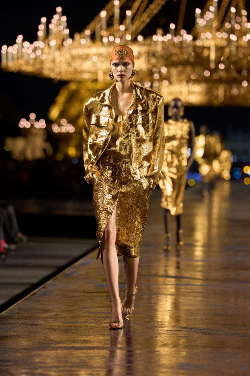 十年璀璨,一夜餘暉:Saint Laurent 變出金色的千種面貌|Spring / Summer 2027