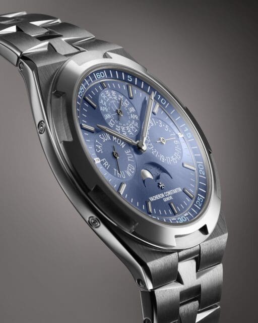 10月焦點腕錶｜Vacheron Constantin 全新蔚藍色Overseas超薄萬年曆腕錶，Parmigiani Fleurier「晨曦藍」再現