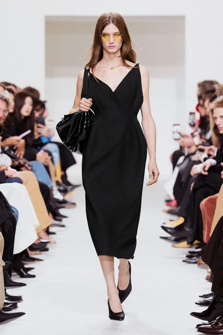 柔和線條如何重新定義 Celine 的法式衣櫥？｜Spring / Summer 2027
