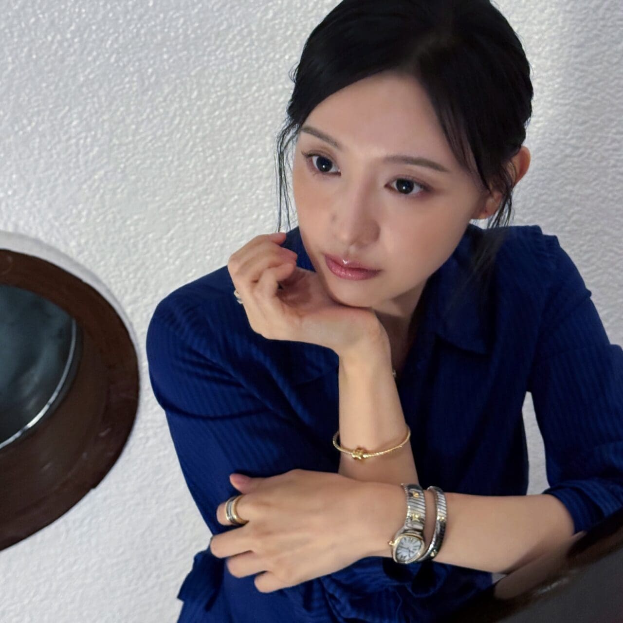 《Doctor X》再飆演技，一文回顧實力演員金智媛珠寶造型亮點！