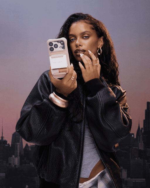 能代替rhode手機殼成為「補妝神器」嗎?Fenty Beauty聯乘CASETiFY推出免提式隨身補妝手機配件!